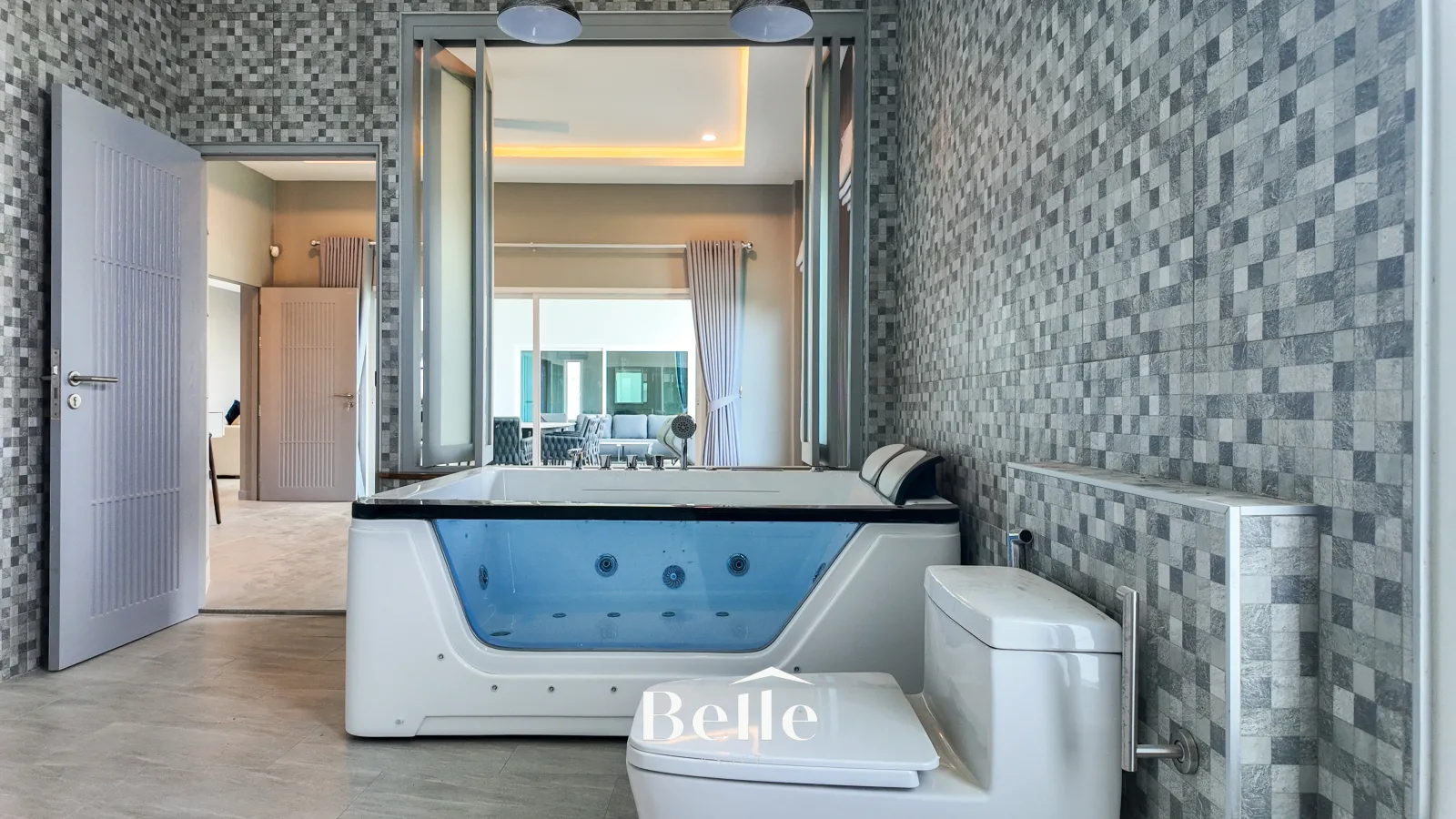 Modern Style Pool Villa with 5 Bedrooms Hua Hin Soi 112 For Sale - 6