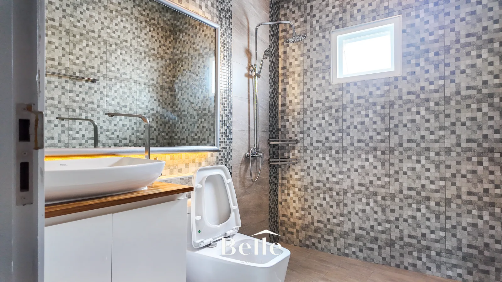 Modern Style Pool Villa with 5 Bedrooms Hua Hin Soi 112 For Sale - 8