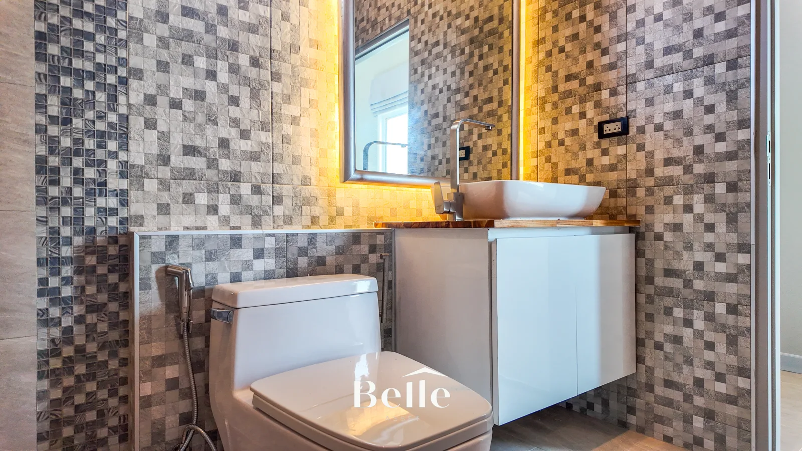 Modern Style Pool Villa with 5 Bedrooms Hua Hin Soi 112 For Sale - 9