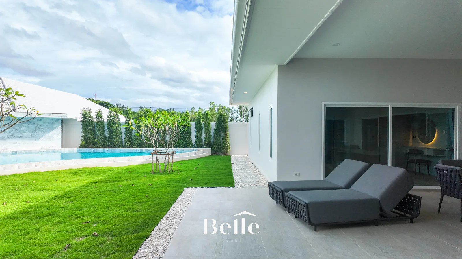 Modern Style Pool Villa with 5 Bedrooms Hua Hin Soi 112 For Sale - 10