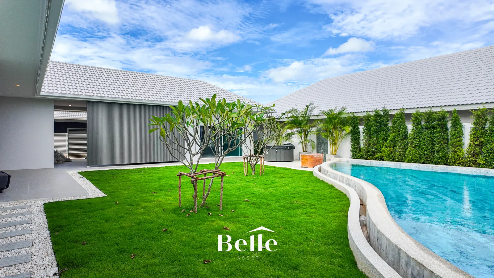 Modern Style Pool Villa with 5 Bedrooms Hua Hin Soi 112 For Sale