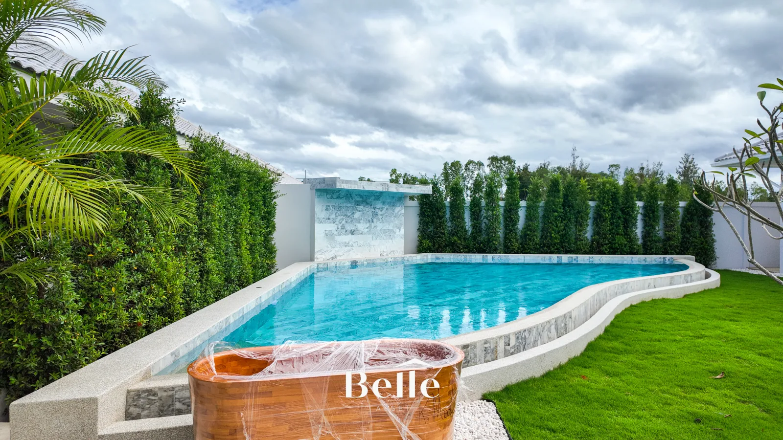 Modern Style Pool Villa with 5 Bedrooms Hua Hin Soi 112 For Sale - 14