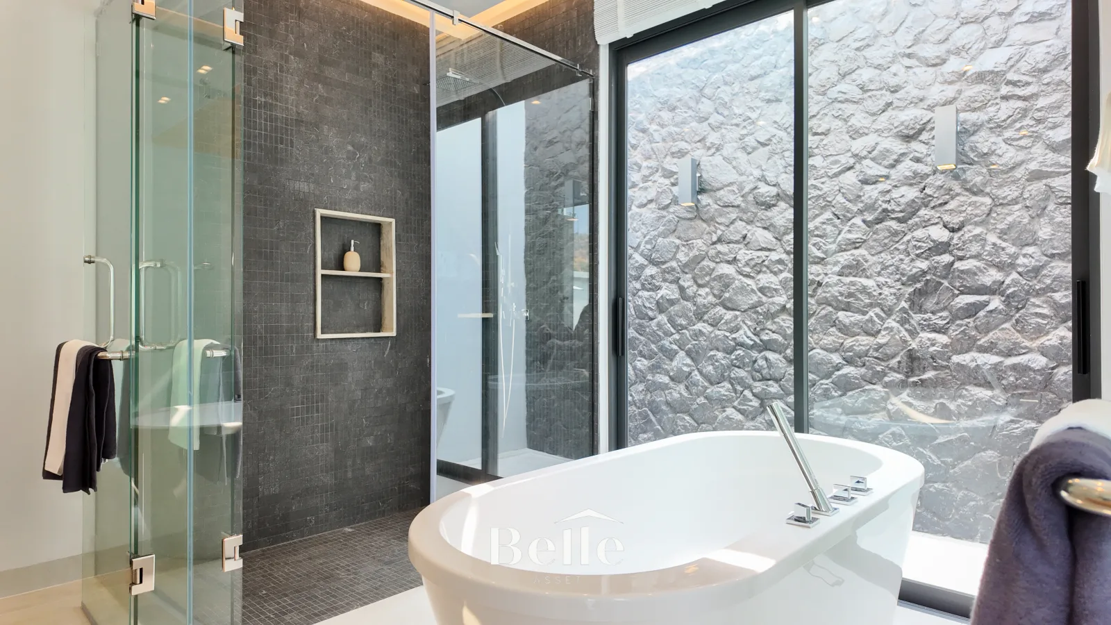 Beautifully Designed Luxury Pool Villa in Hua Hin For Sale - 5