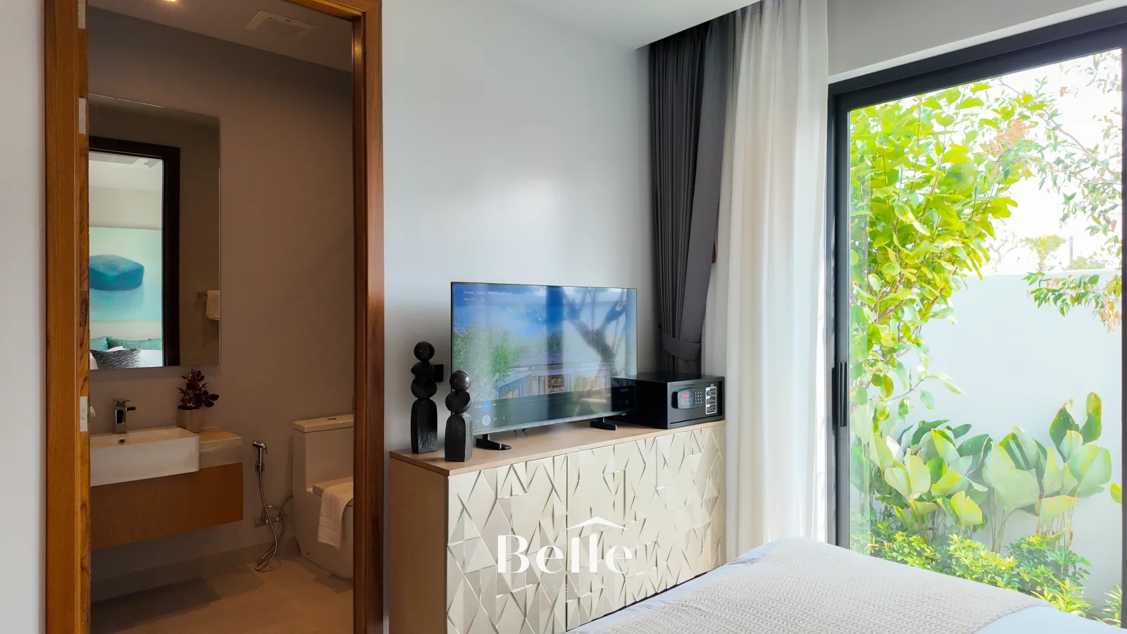 Beautifully Designed Luxury Pool Villa in Hua Hin For Sale - 7