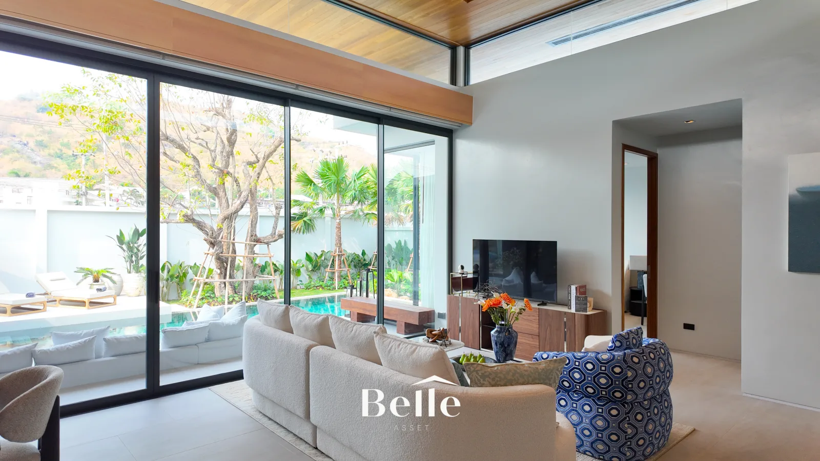 Beautifully Designed Luxury Pool Villa in Hua Hin For Sale - 8