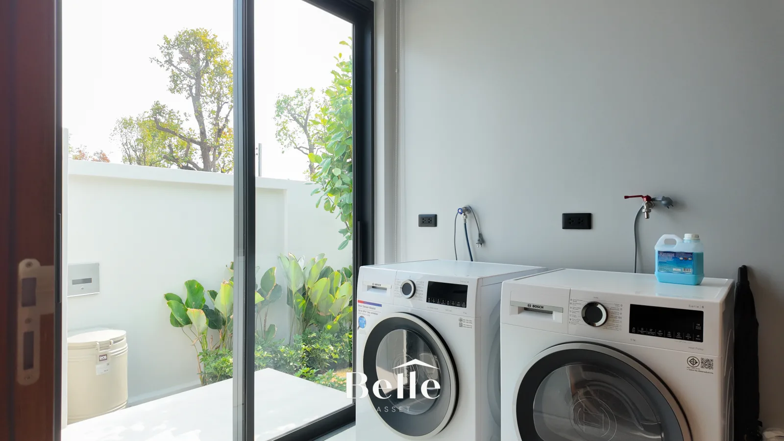 Beautifully Designed Luxury Pool Villa in Hua Hin For Sale - 16