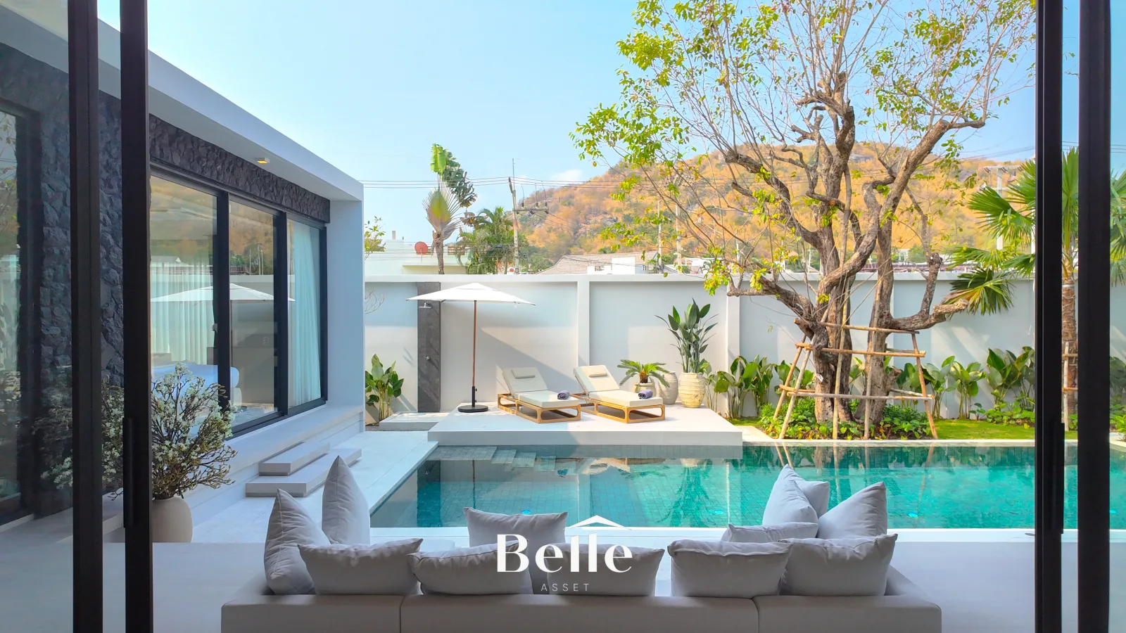 Beautifully Designed Luxury Pool Villa in Hua Hin For Sale - 17