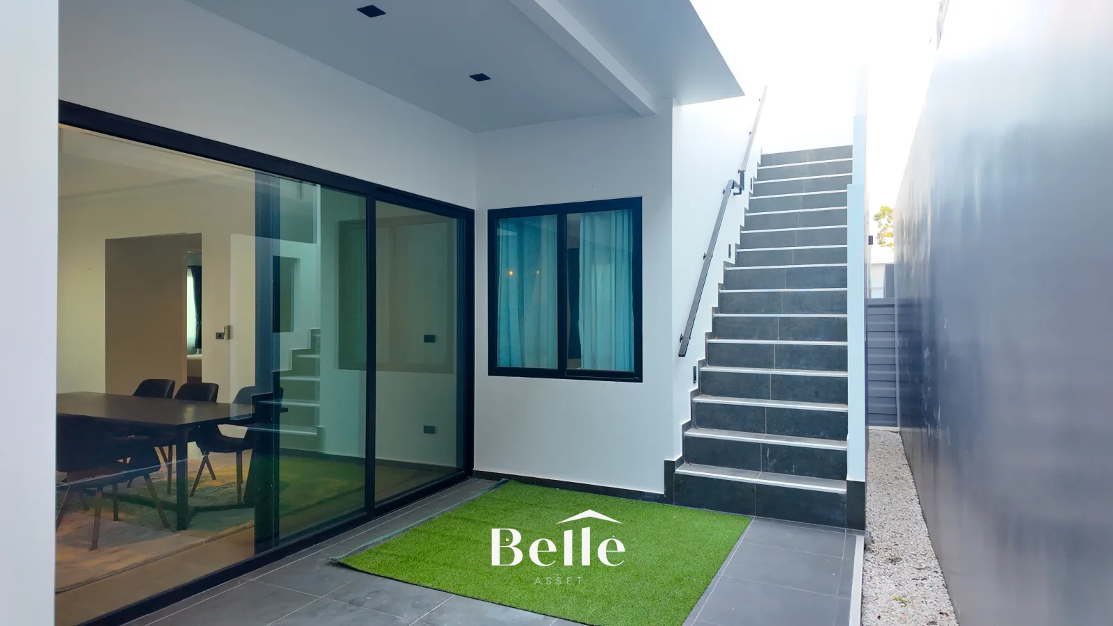 Modern Contemporary Villa | Great Location Near Beach | Mountain View (Ready to move in) - 2