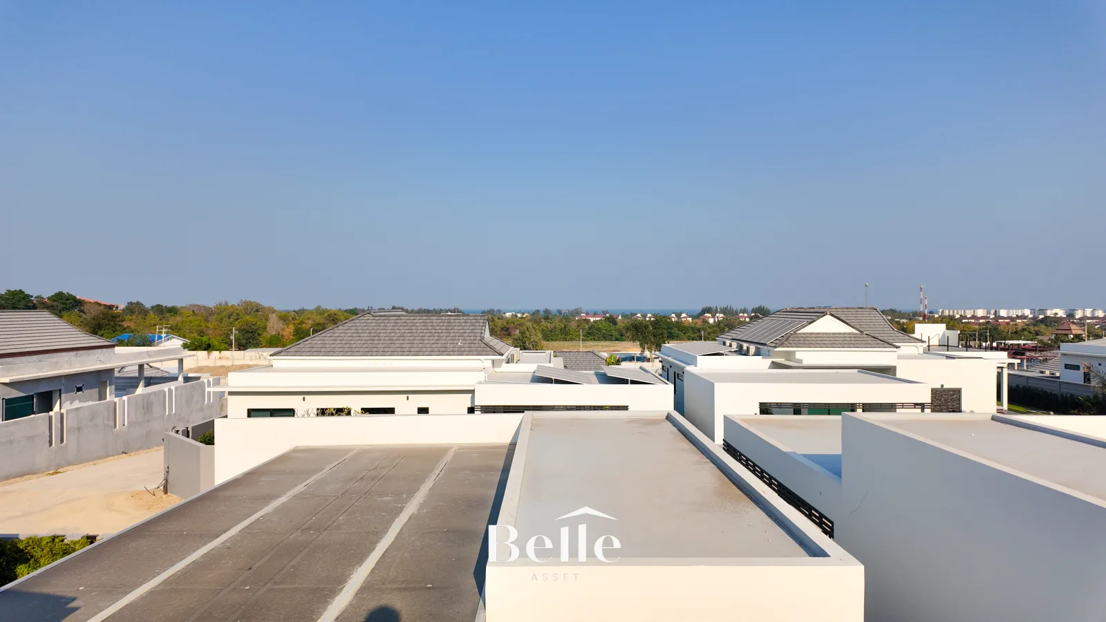 Modern Contemporary Villa | Great Location Near Beach | Mountain View (Ready to move in) - 3