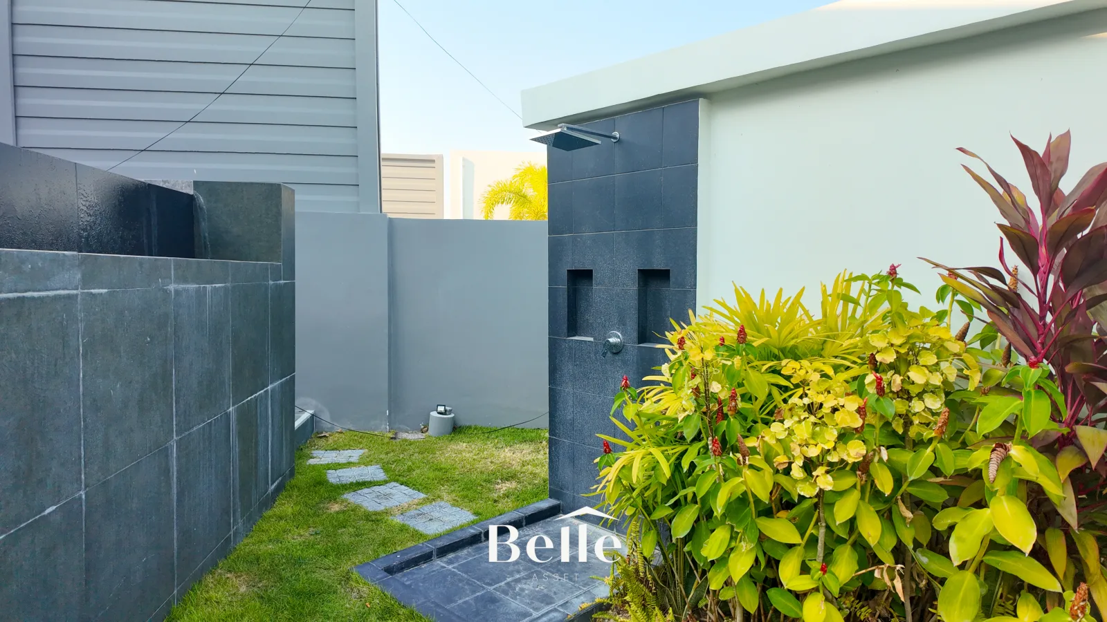 Modern Contemporary Villa | Great Location Near Beach | Mountain View (Ready to move in) - 18
