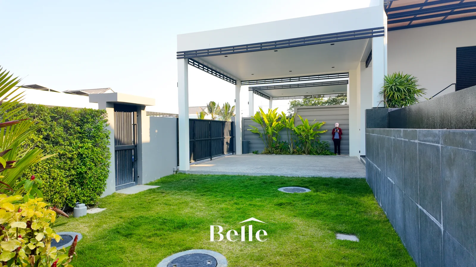 Modern Contemporary Villa | Great Location Near Beach | Mountain View (Ready to move in) - 19