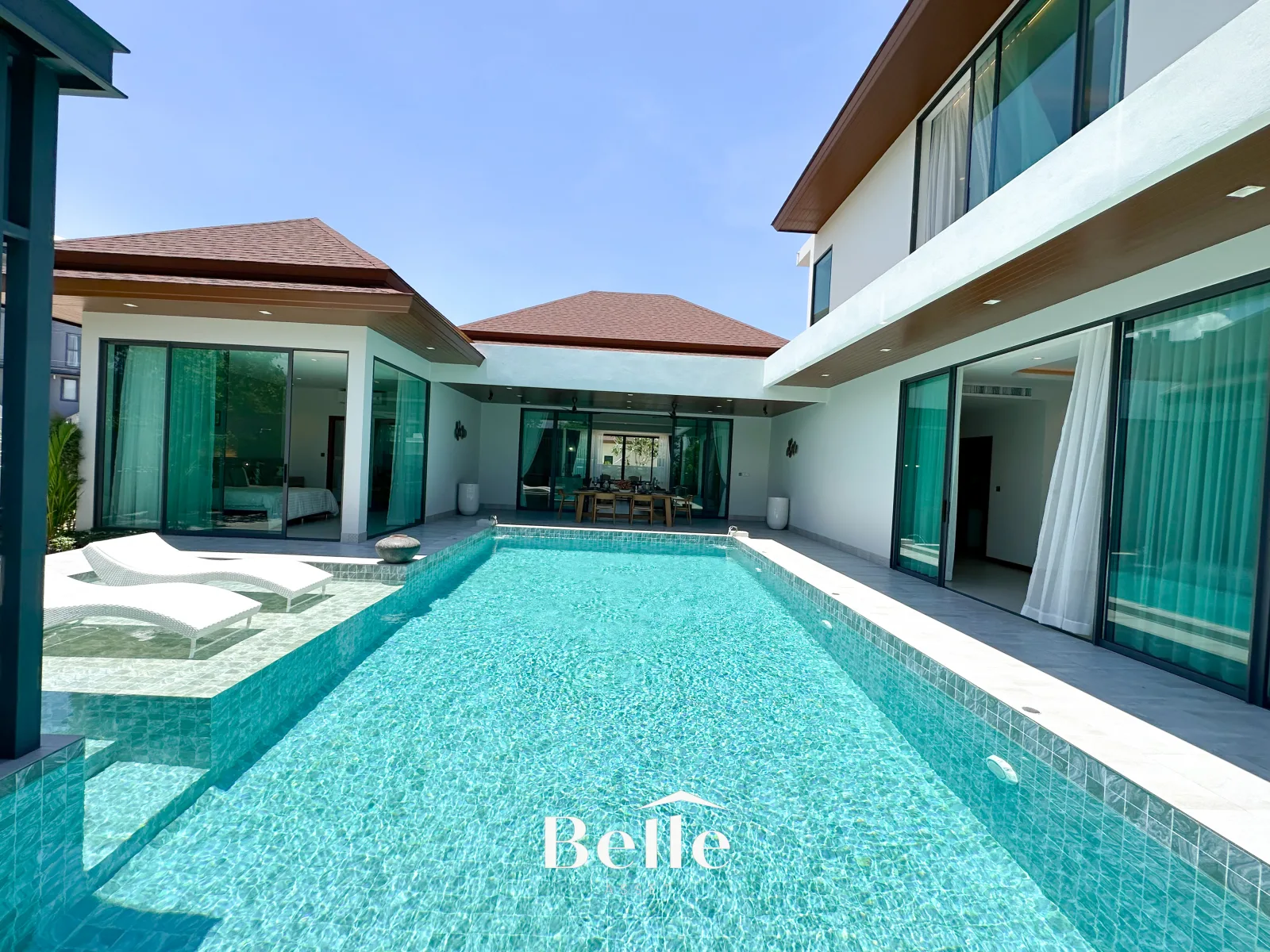 Luxury Pool Villas for Sale – Next to Black Mountain Golf Course