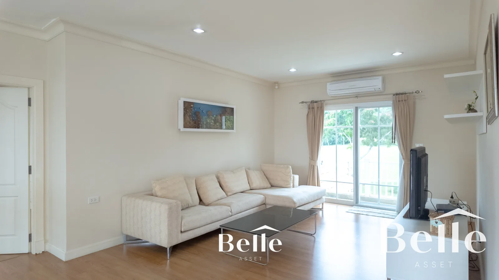 Stunning golf views meet classic comfort spacious 7-bedroom, 2-building home in Palm Hills. - 2