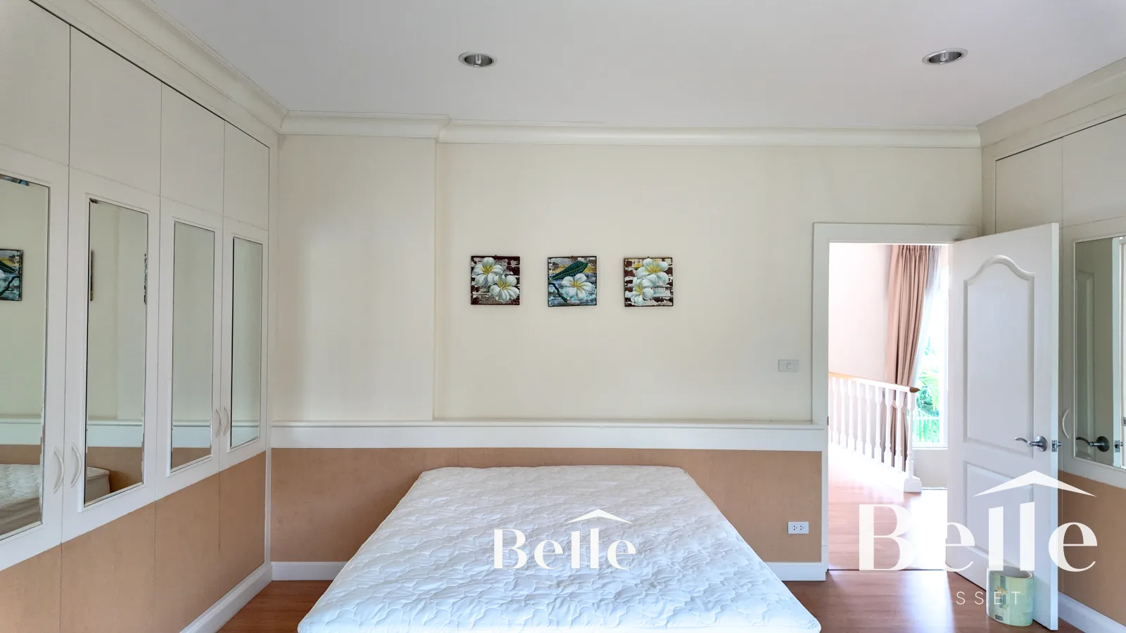 Stunning golf views meet classic comfort spacious 7-bedroom, 2-building home in Palm Hills. - 9