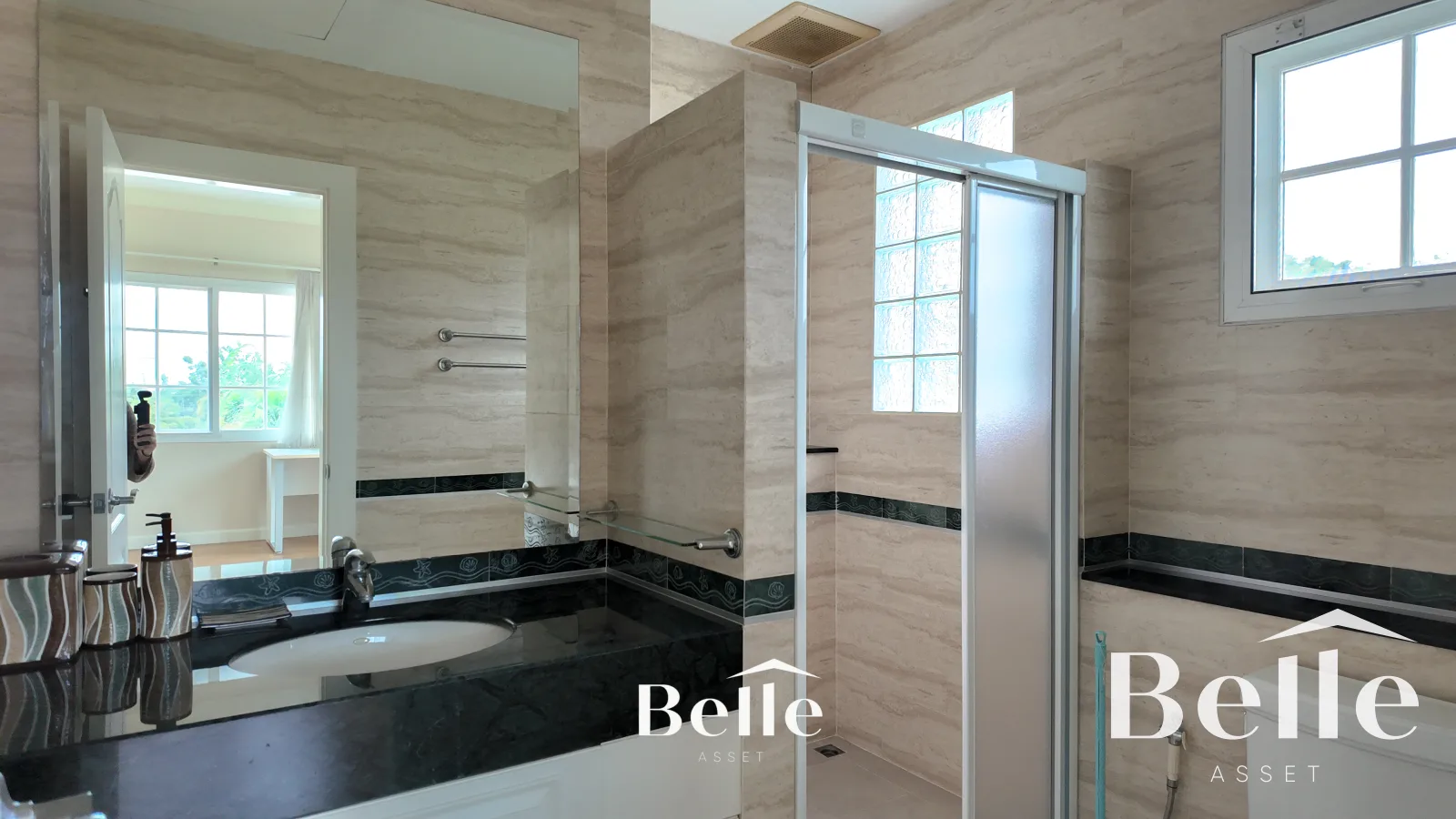 Stunning golf views meet classic comfort spacious 7-bedroom, 2-building home in Palm Hills. - 17