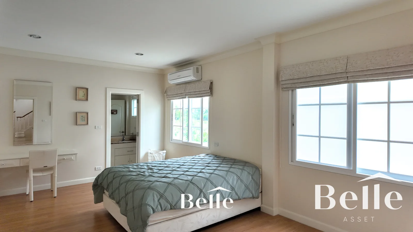 Stunning golf views meet classic comfort spacious 7-bedroom, 2-building home in Palm Hills. - 25